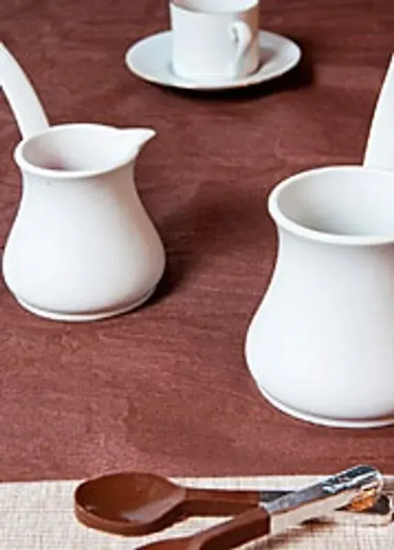 Kütahya Porselen Cezve 200ml, Malzeme: Yüksek ateş porselen, el boyamalı çini motif. Ürün görseli.