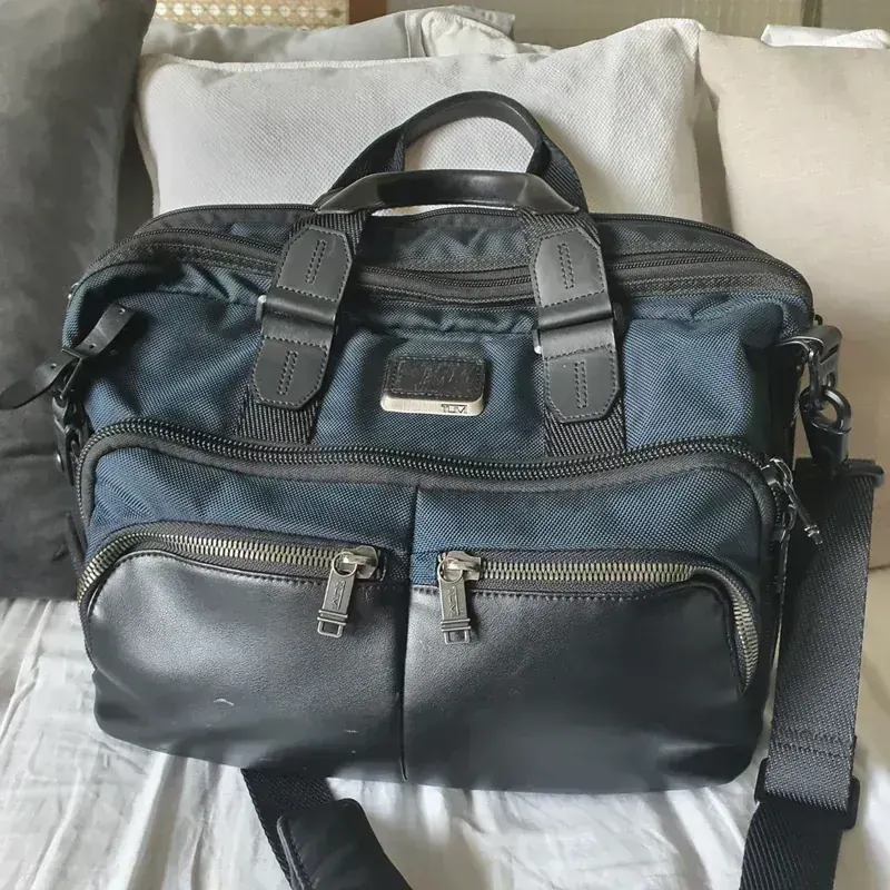 Tumi Laptop Çantası