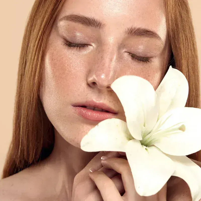 The Ordinary Leke Karsiti Serum Model 8